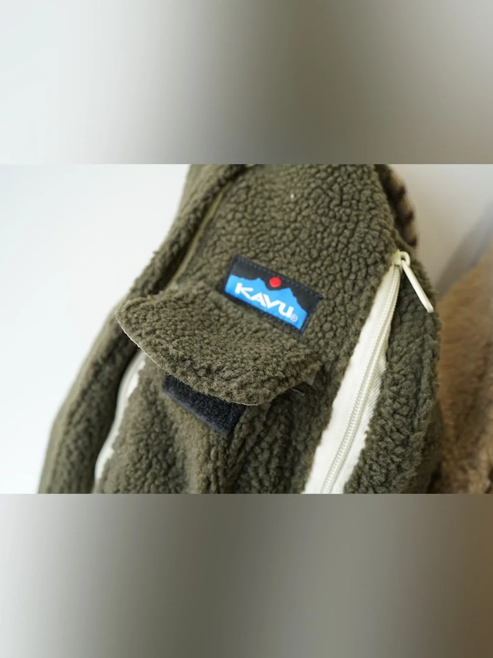 KAVU Men's Sherpa Fleece Rope Bag Backpack in Dark Green